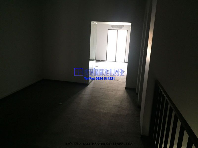 Corso VI Aprile, 5 Stanze Stanze,1 BagnoBathrooms,Locale Commerciale,Affitto,Corso VI Aprile,1082