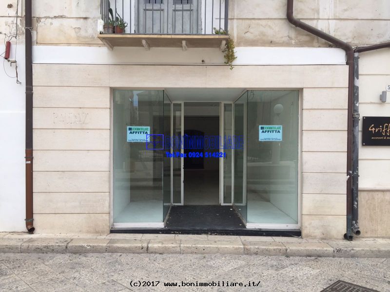 Corso VI Aprile, 5 Stanze Stanze,1 BagnoBathrooms,Locale Commerciale,Affitto,Corso VI Aprile,1082