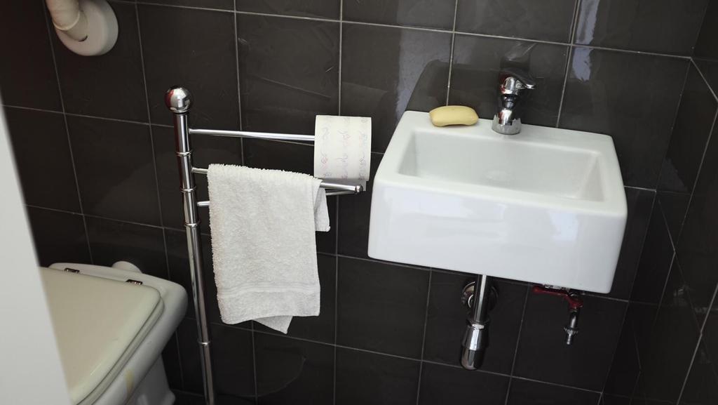 Via Vittorio Veneto, 3 Stanze Stanze,1 BagnoBathrooms,Ufficio,Vendita,Via Vittorio Veneto,1110