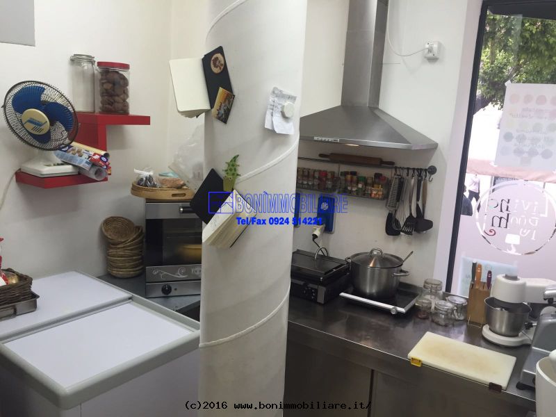 Corso VI Aprile, 3 Stanze Stanze,2 BathroomsBathrooms,Locale Commerciale,Vendita,Corso VI Aprile,1115