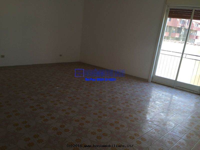 Via Ugo Foscolo, 4 Stanze da Letto Stanze da Letto, 5 Stanze Stanze,2 BathroomsBathrooms,Appartamento,Vendita,Via Ugo Foscolo,1130