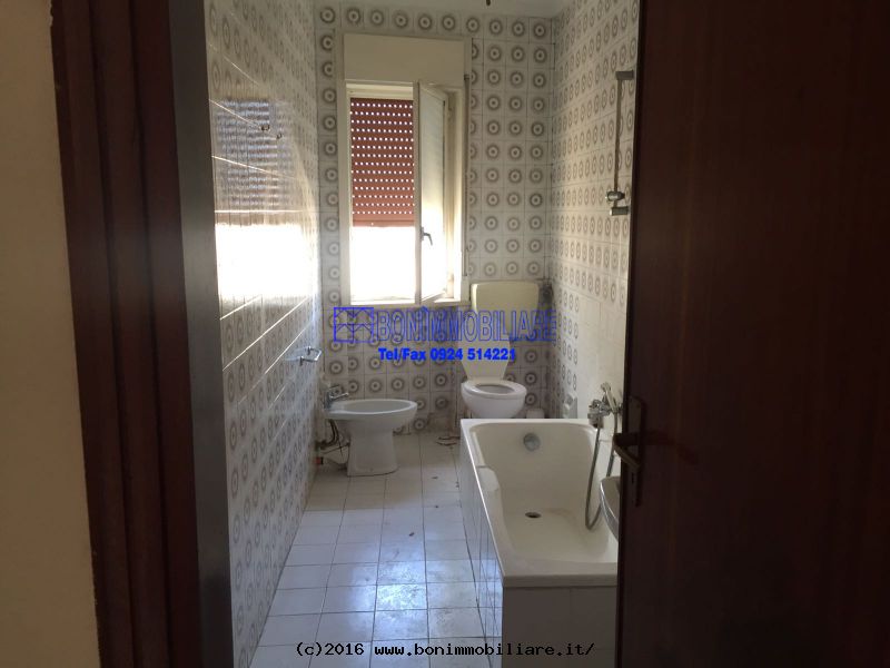 Via Ugo Foscolo, 4 Stanze da Letto Stanze da Letto, 5 Stanze Stanze,2 BathroomsBathrooms,Appartamento,Vendita,Via Ugo Foscolo,1130