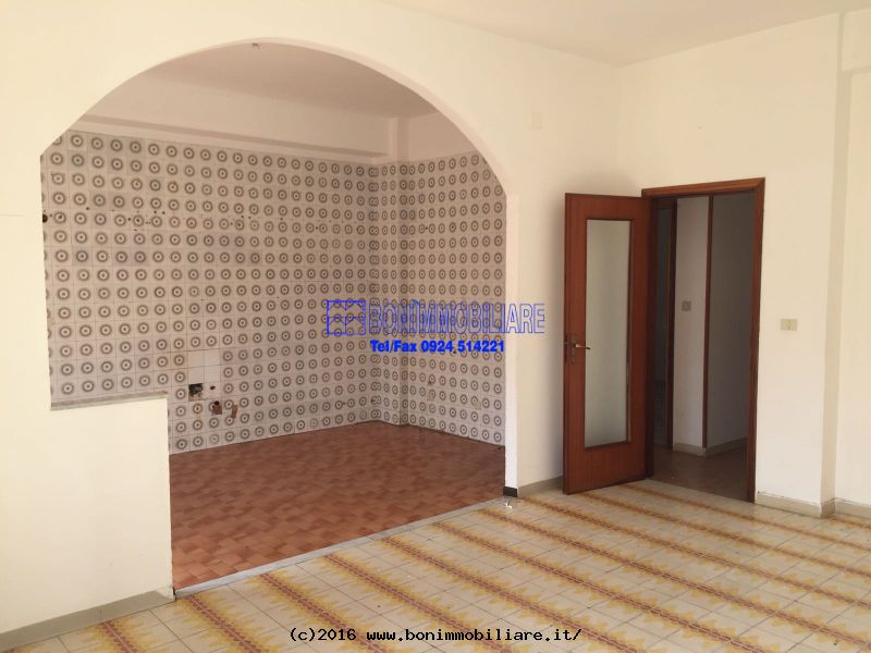 Via Ugo Foscolo, 4 Stanze da Letto Stanze da Letto, 5 Stanze Stanze,2 BathroomsBathrooms,Appartamento,Vendita,Via Ugo Foscolo,1130