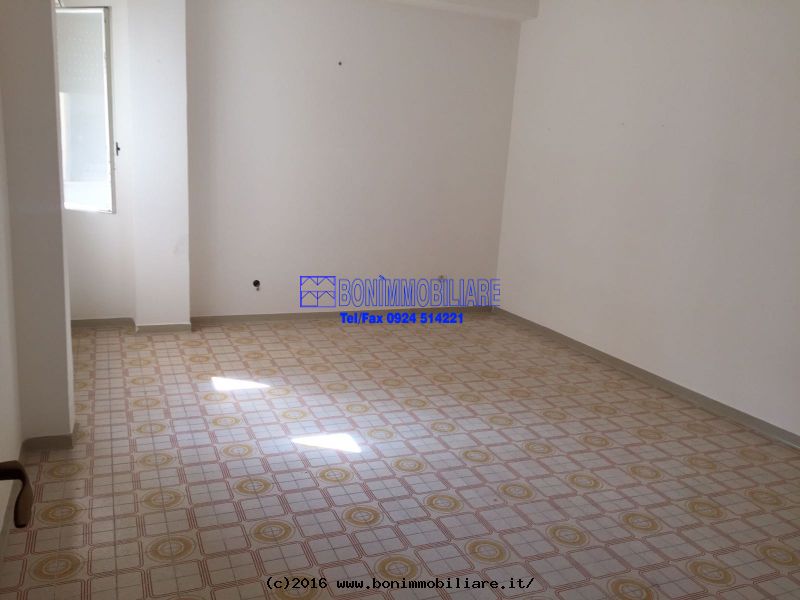 Via Ugo Foscolo, 4 Stanze da Letto Stanze da Letto, 5 Stanze Stanze,2 BathroomsBathrooms,Appartamento,Vendita,Via Ugo Foscolo,1130