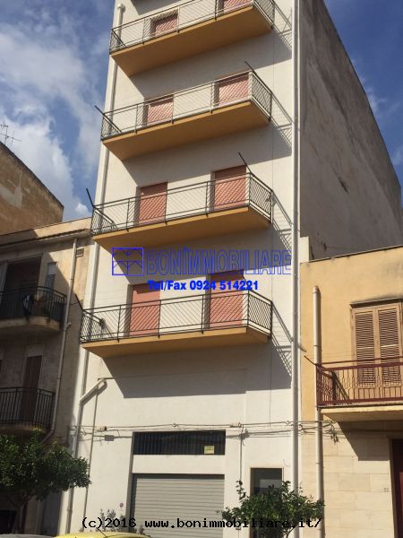 Via Ugo Foscolo, 4 Stanze da Letto Stanze da Letto, 5 Stanze Stanze,2 BathroomsBathrooms,Appartamento,Vendita,Via Ugo Foscolo,1130