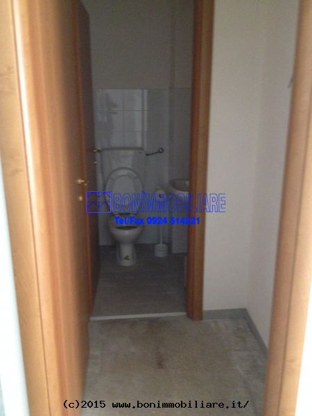 Via Francesco Crispi, ,1 BagnoBathrooms,Locale Commerciale,Vendita,Via Francesco Crispi,1171