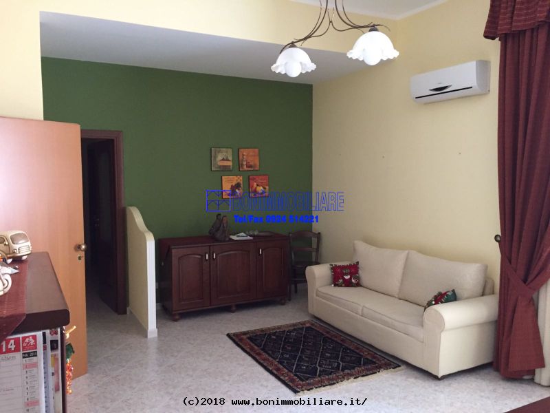 Via Placido Fardella, 3 Stanze da Letto Stanze da Letto, 10 Stanze Stanze,2 BathroomsBathrooms,Indipendente,Vendita,Via Placido Fardella,1186
