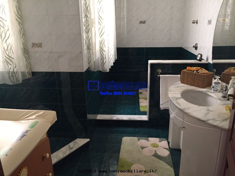 Via Placido Fardella, 3 Stanze da Letto Stanze da Letto, 10 Stanze Stanze,2 BathroomsBathrooms,Indipendente,Vendita,Via Placido Fardella,1186