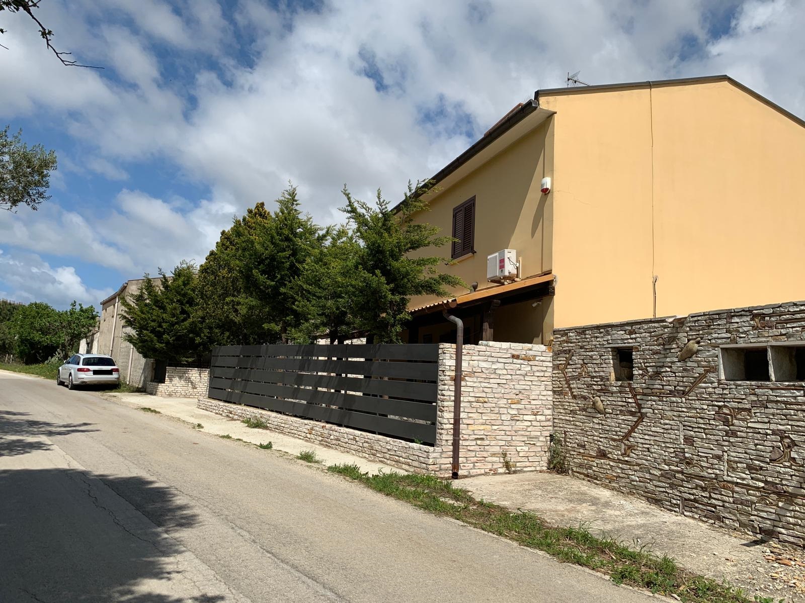 CONTRADA PONTE BAGNI, 3 Stanze da Letto Stanze da Letto, 3 Stanze Stanze,2 BathroomsBathrooms,Villa,Vendita,CONTRADA PONTE BAGNI,1408