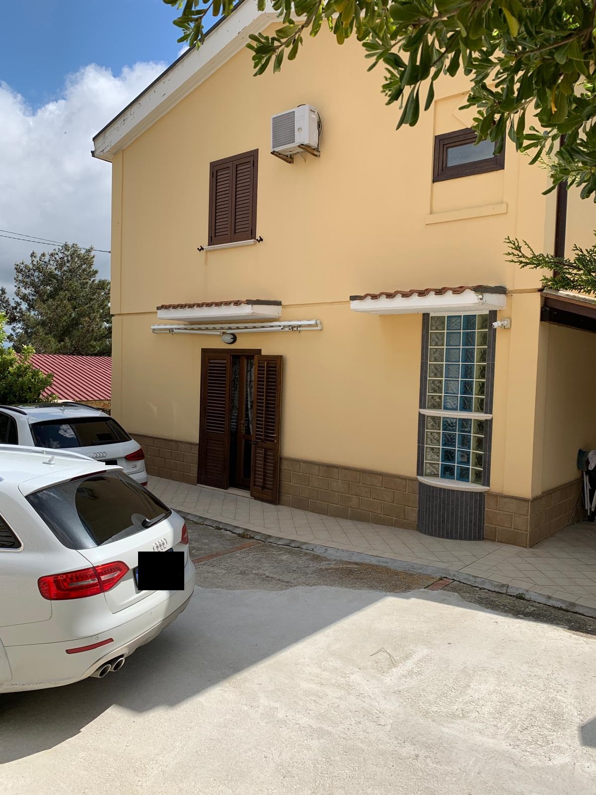 CONTRADA PONTE BAGNI, 3 Stanze da Letto Stanze da Letto, 3 Stanze Stanze,2 BathroomsBathrooms,Villa,Vendita,CONTRADA PONTE BAGNI,1408