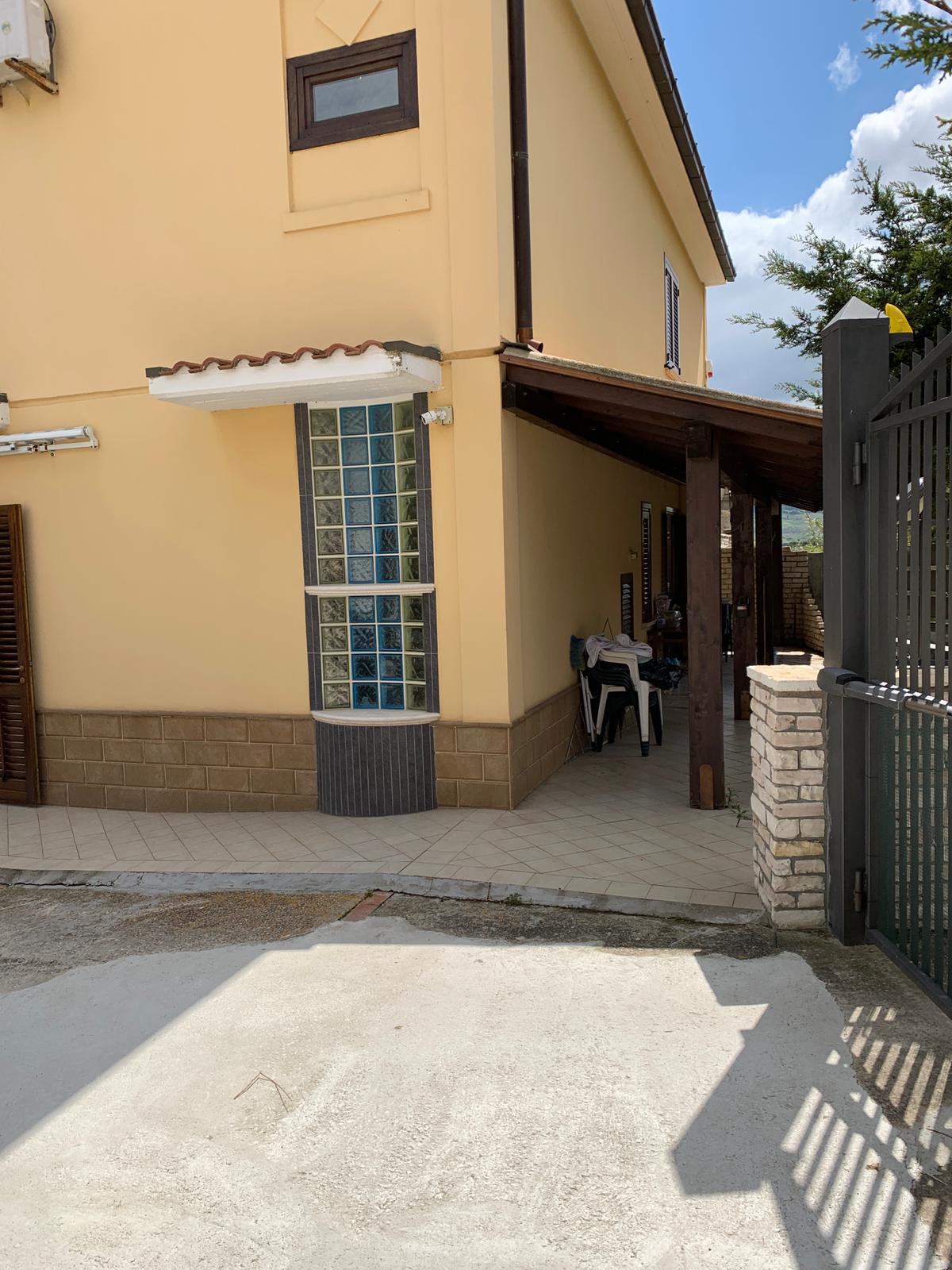 CONTRADA PONTE BAGNI, 3 Stanze da Letto Stanze da Letto, 3 Stanze Stanze,2 BathroomsBathrooms,Villa,Vendita,CONTRADA PONTE BAGNI,1408