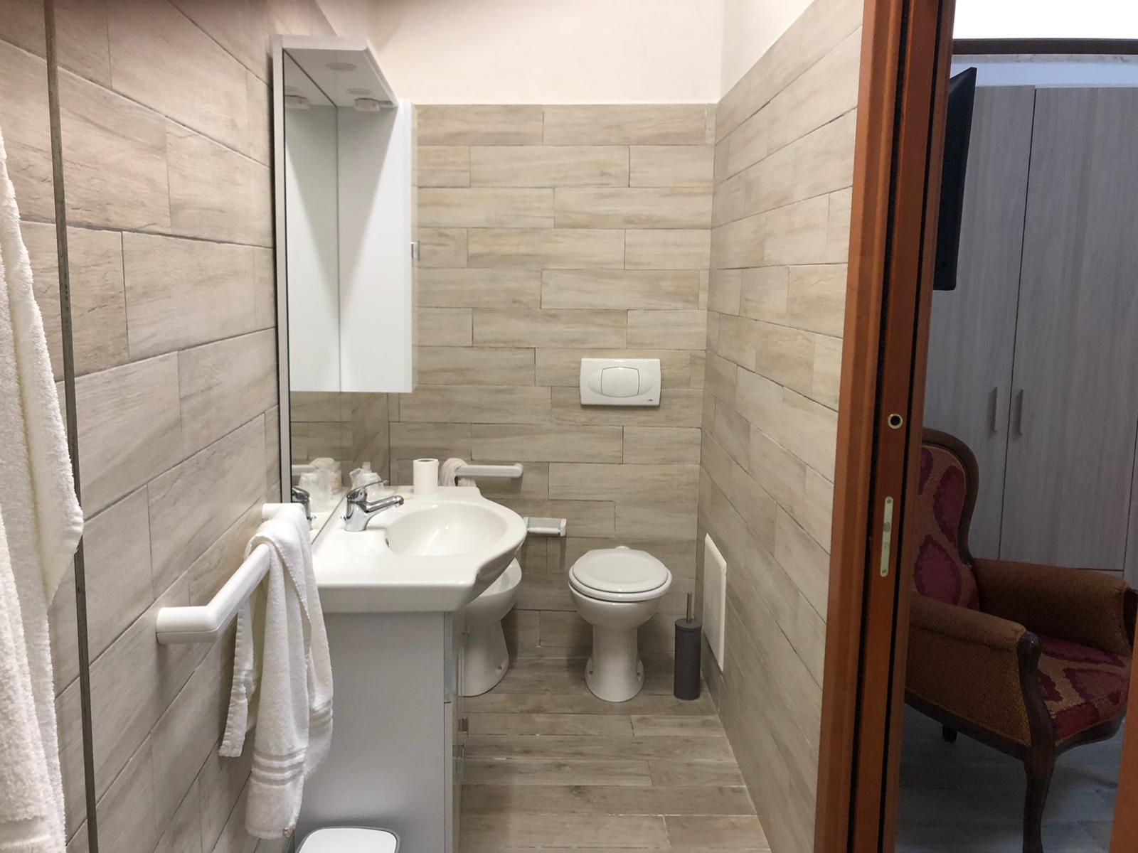 VIA LAURANA, 2 Stanze da Letto Stanze da Letto, 1 Stanza Stanze,2 BathroomsBathrooms,Indipendente,Vendita,VIA LAURANA,1433