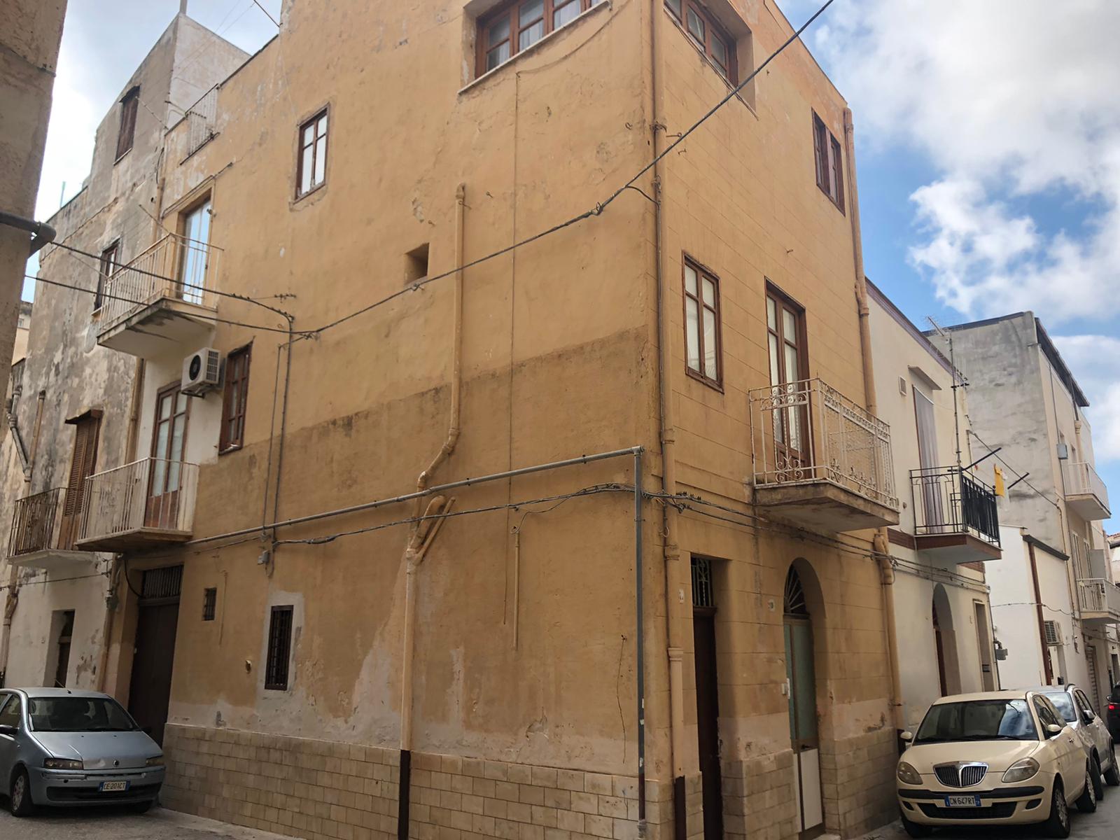 VIA TENENTE FUNDARO', 3 Stanze da Letto Stanze da Letto, 3 Stanze Stanze,2 BathroomsBathrooms,Indipendente,Vendita,VIA TENENTE FUNDARO',1435