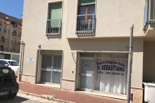 VIA DEL CARROCCIO, 6 Stanze Stanze,4 BathroomsBathrooms,Locale Commerciale,Vendita,VIA DEL CARROCCIO,1522