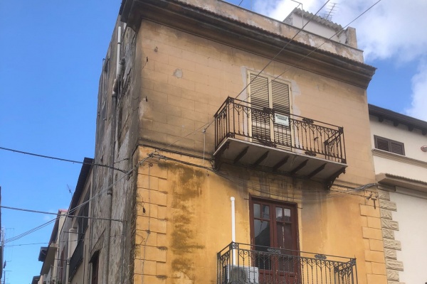 CORSO 6 APRILE, 2 Stanze da Letto Stanze da Letto, 5 Stanze Stanze,2 BathroomsBathrooms,Indipendente,Vendita,CORSO 6 APRILE,1536