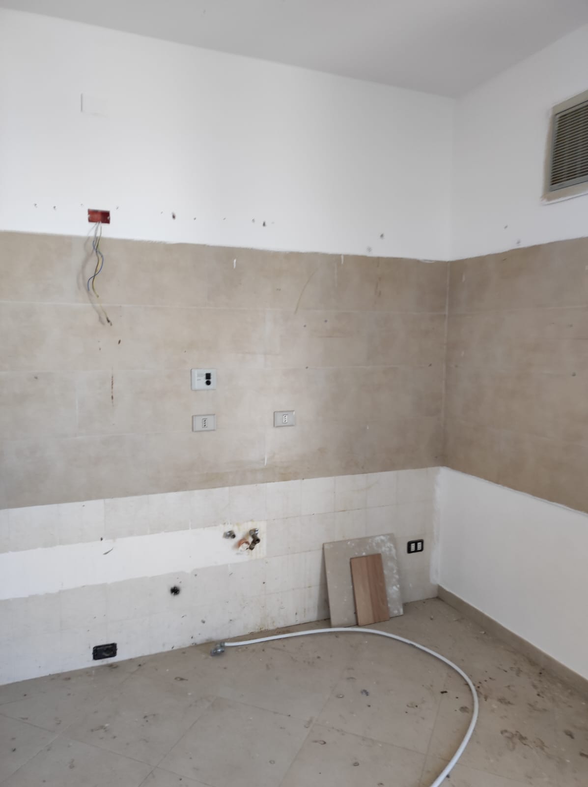 VIA JHON KENNEDY, 3 Stanze da Letto Stanze da Letto, 3 Stanze Stanze,2 BathroomsBathrooms,Appartamento,Vendita,VIA JHON KENNEDY ,1606