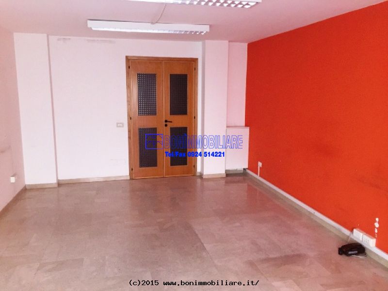 Via Armando Diaz, 3 Stanze Stanze,1 BagnoBathrooms,Ufficio,Affitto,Via Armando Diaz,1046