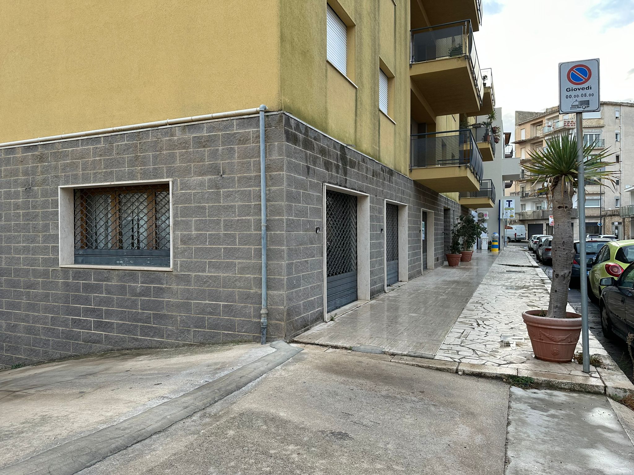 CORSO DEI MILLE, 1 Stanza Stanze,3 BathroomsBathrooms,Locale Commerciale,Affitto,CORSO DEI MILLE,1631