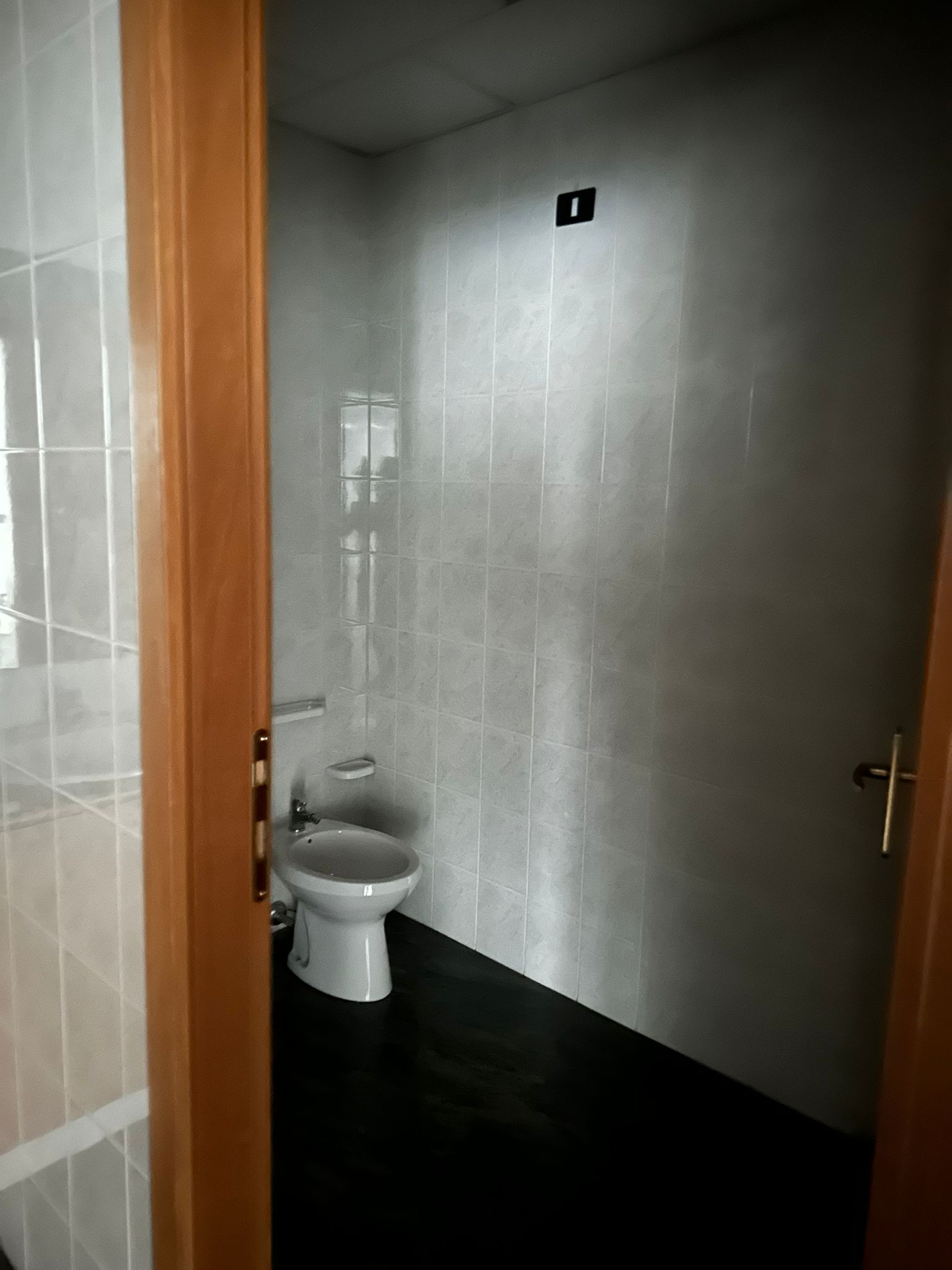 CORSO DEI MILLE, 1 Stanza Stanze,3 BathroomsBathrooms,Locale Commerciale,Affitto,CORSO DEI MILLE,1631