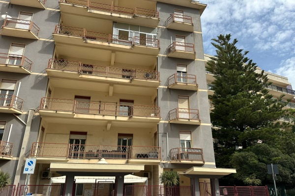 VIALE EUROPA, 2 Stanze da Letto Stanze da Letto, 3 Stanze Stanze,1 BagnoBathrooms,Appartamento,Vendita,VIALE EUROPA,1659