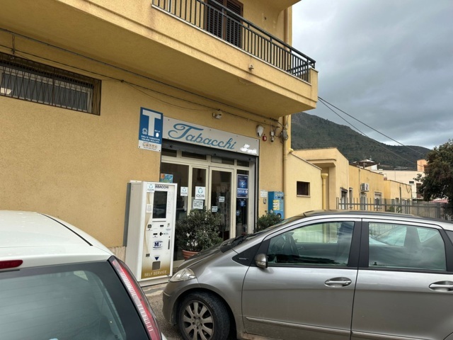 VIA LEONARDO D'AVINCI, 3 Stanze Stanze,1 BagnoBathrooms,Locale Commerciale,Vendita,VIA LEONARDO D'AVINCI,1663