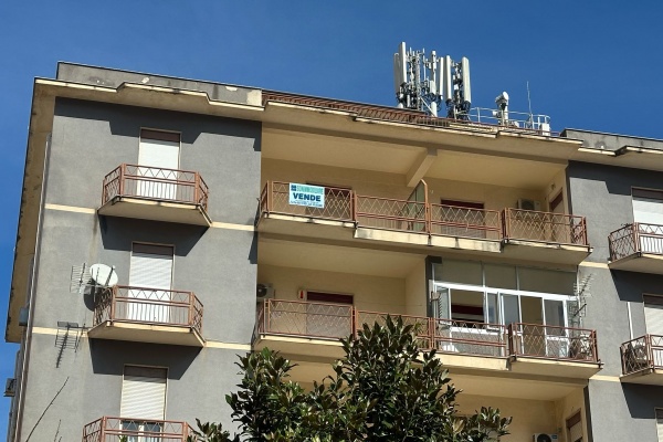 VIALE EUROPA, 2 Stanze da Letto Stanze da Letto, 3 Stanze Stanze,1 BagnoBathrooms,Appartamento,Vendita,VIALE EUROPA,1674