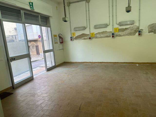 VIA GIUSEPPE CESARE ABBA, 3 Stanze Stanze,1 BagnoBathrooms,Locale Commerciale,Vendita,VIA GIUSEPPE CESARE ABBA,1699