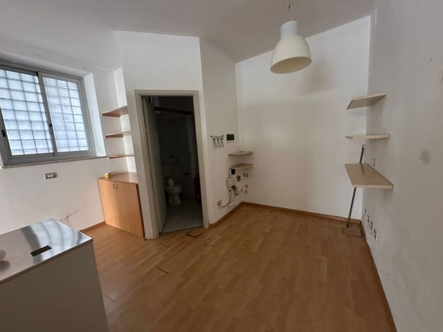 VIA GALILEO GALILEI, 2 Stanze Stanze,1 BagnoBathrooms,Locale Commerciale,Vendita,VIA GALILEO GALILEI,1705
