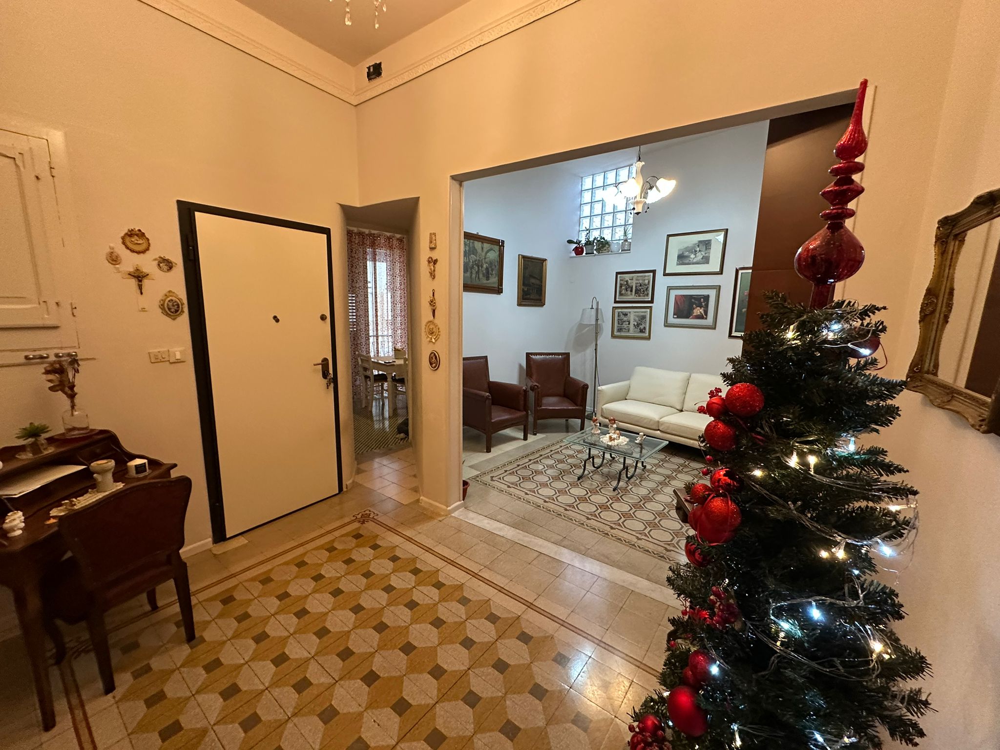 VIA FRANCESCO CRISPI, 3 Stanze da Letto Stanze da Letto, 2 Stanze Stanze,2 BathroomsBathrooms,Appartamento,Vendita,VIA FRANCESCO CRISPI,1708