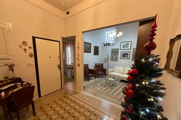 VIA FRANCESCO CRISPI, 3 Stanze da Letto Stanze da Letto, 2 Stanze Stanze,2 BathroomsBathrooms,Appartamento,Vendita,VIA FRANCESCO CRISPI,1708