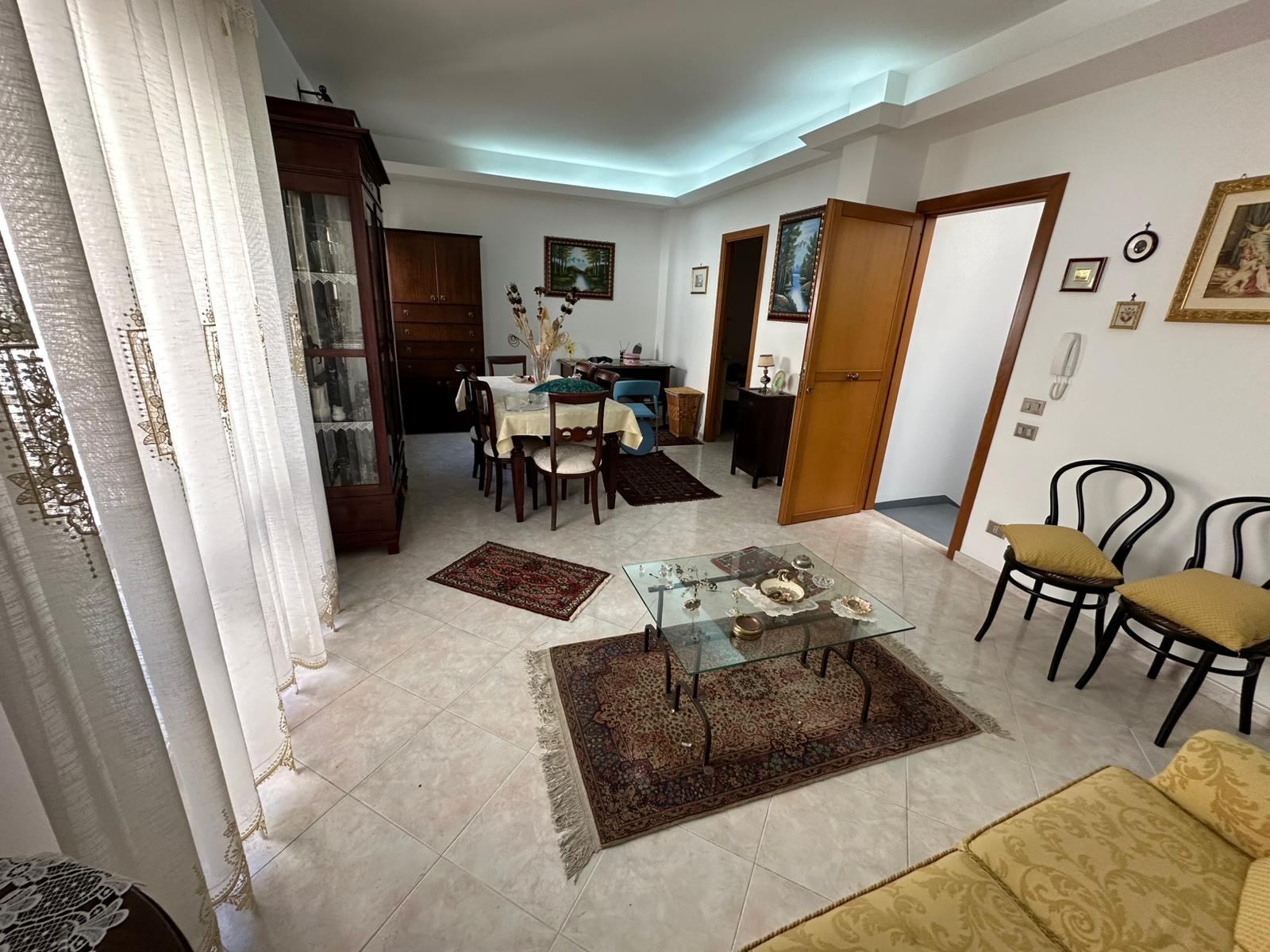 VIA GABRIELE D'ANNUNZIO, 3 Stanze da Letto Stanze da Letto, 3 Stanze Stanze,2 BathroomsBathrooms,Indipendente,Vendita,VIA GABRIELE D'ANNUNZIO,1742
