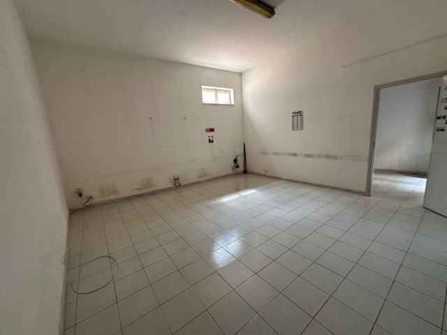 VIA DANTE ALIGHIERI, 3 Stanze Stanze,1 BagnoBathrooms,Locale Commerciale,Affitto,VIA DANTE ALIGHIERI,1746