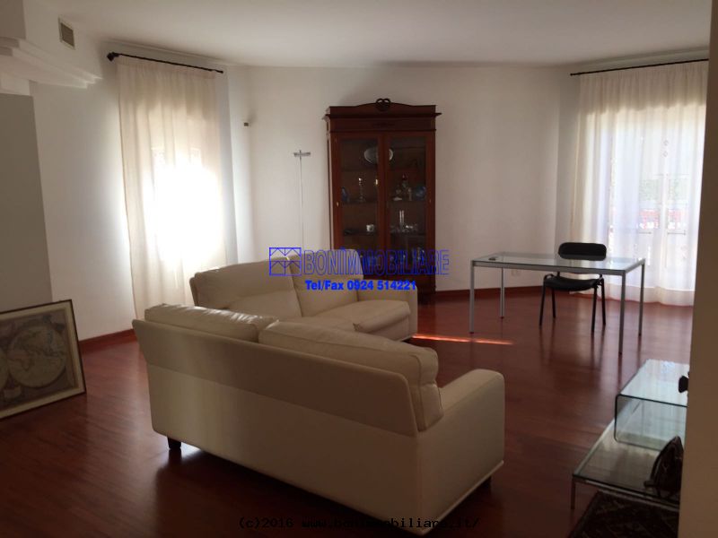 Viale Italia, 2 Stanze da Letto Stanze da Letto, 3 Stanze Stanze,1 BagnoBathrooms,Appartamento,Affitto,Viale Italia,1060