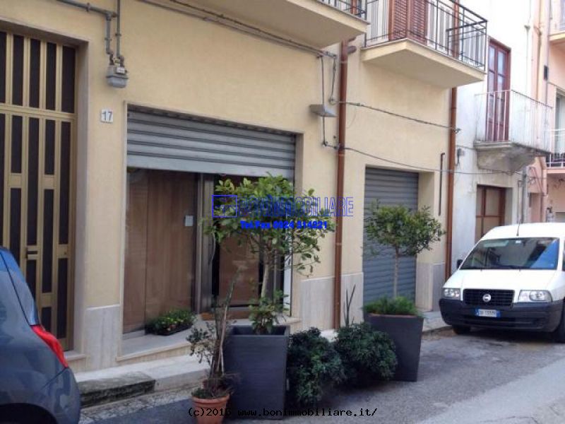 Via Ellera, 3 Stanze Stanze,1 BagnoBathrooms,Locale Commerciale,Affitto,Via Ellera,1063