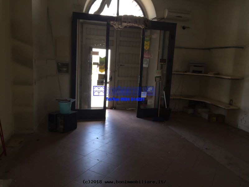 Piazza Bagolino, 3 Stanze Stanze,1 BagnoBathrooms,Locale Commerciale,Affitto,Piazza Bagolino,1068